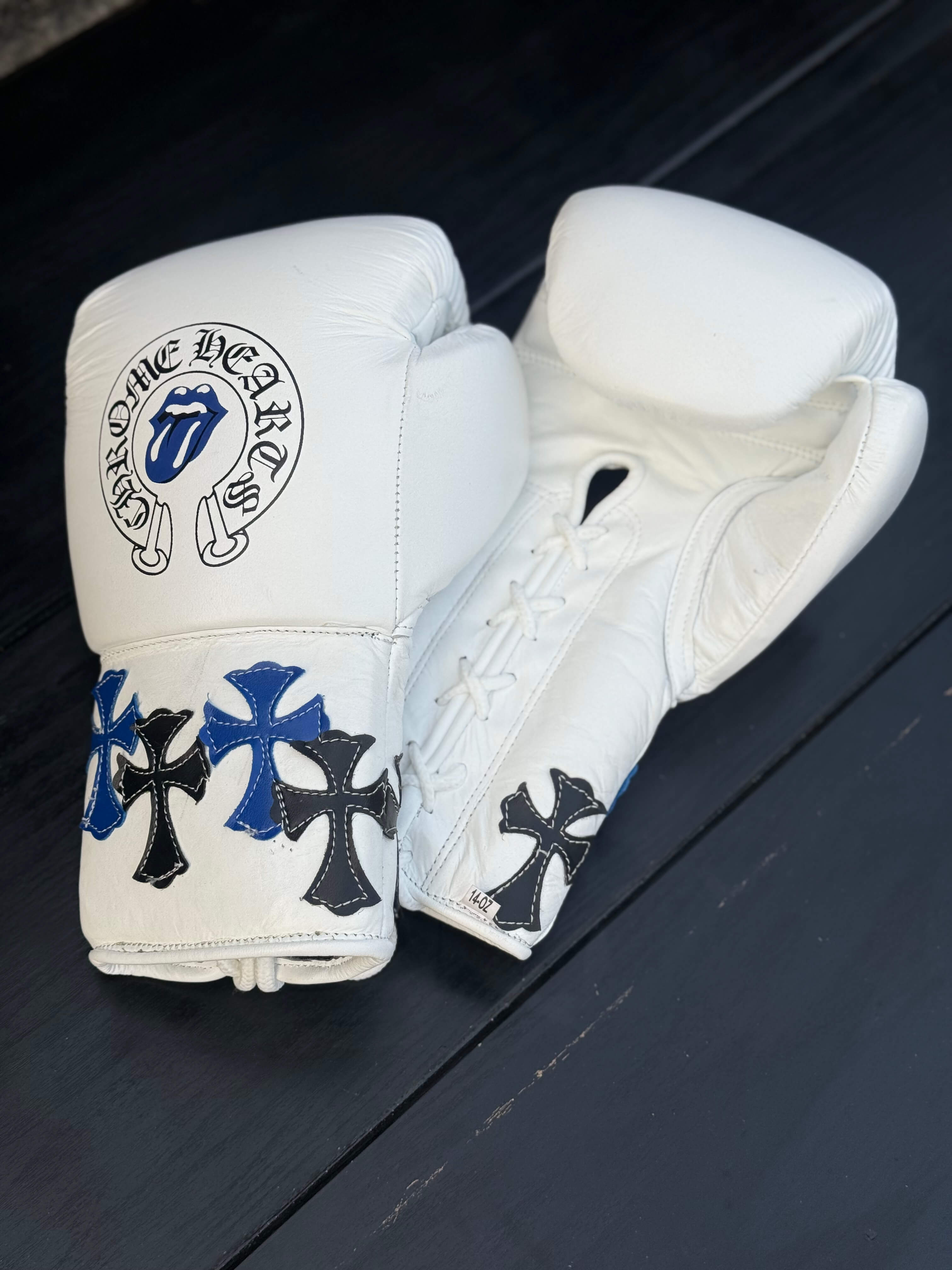 winning boxing gloves, winning gloves, winning boxing gloves japan, winning boxing gloves authentic, winning boxing gloves original, winning boxing gloves lace up, winning boxing gloves velcro, winning boxing gloves 16oz, winning boxing gloves 14oz, winning boxing gloves 12oz, winning training gloves, winning sparring gloves, winning pro boxing gloves, winning leather boxing gloves, winning premium boxing gloves, winning fight gloves, winning competition gloves, winning japanese boxing gloves