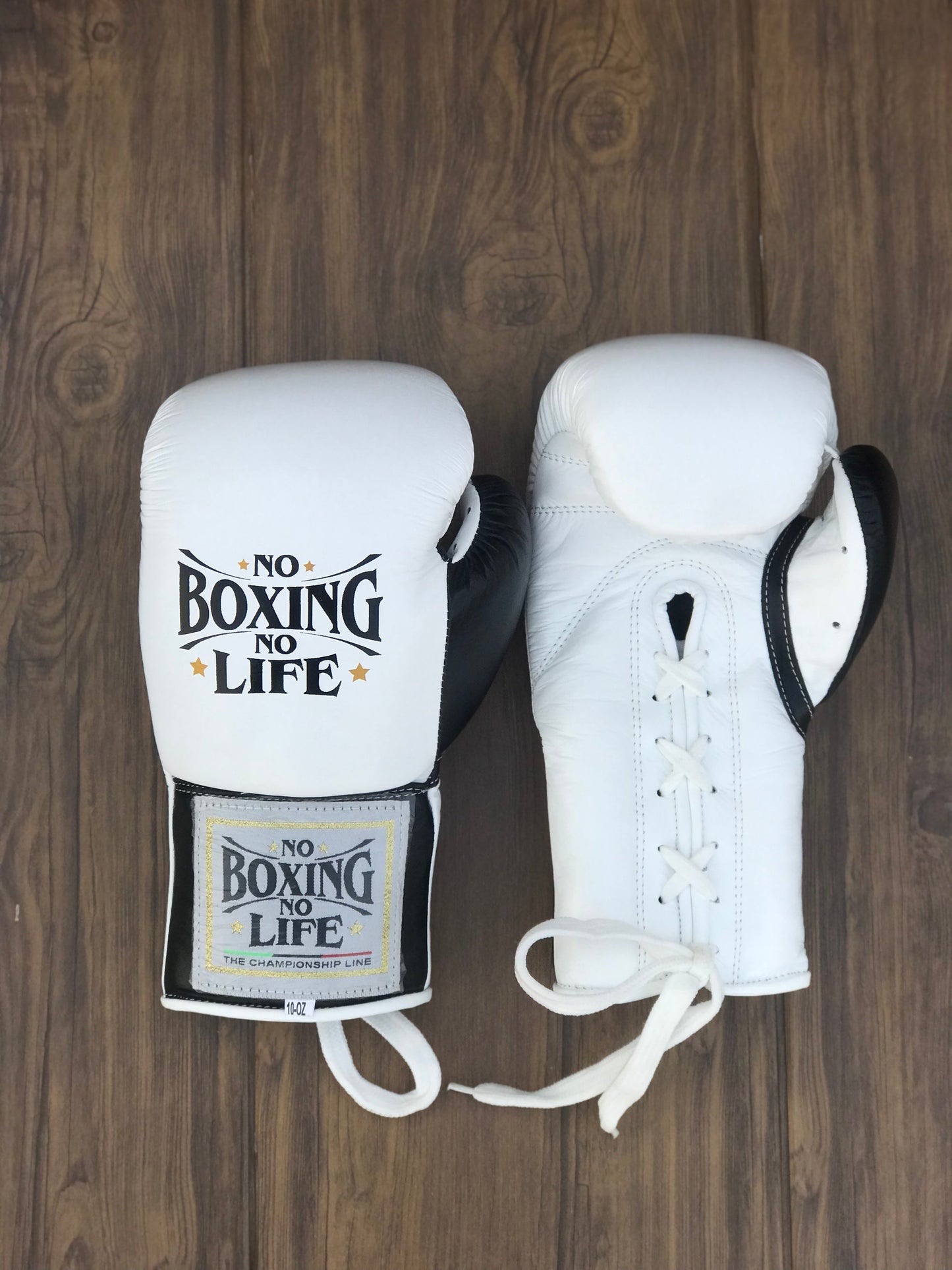 No boxing no life White/Black boxing gears , ultra-soft cushion sparring gloves