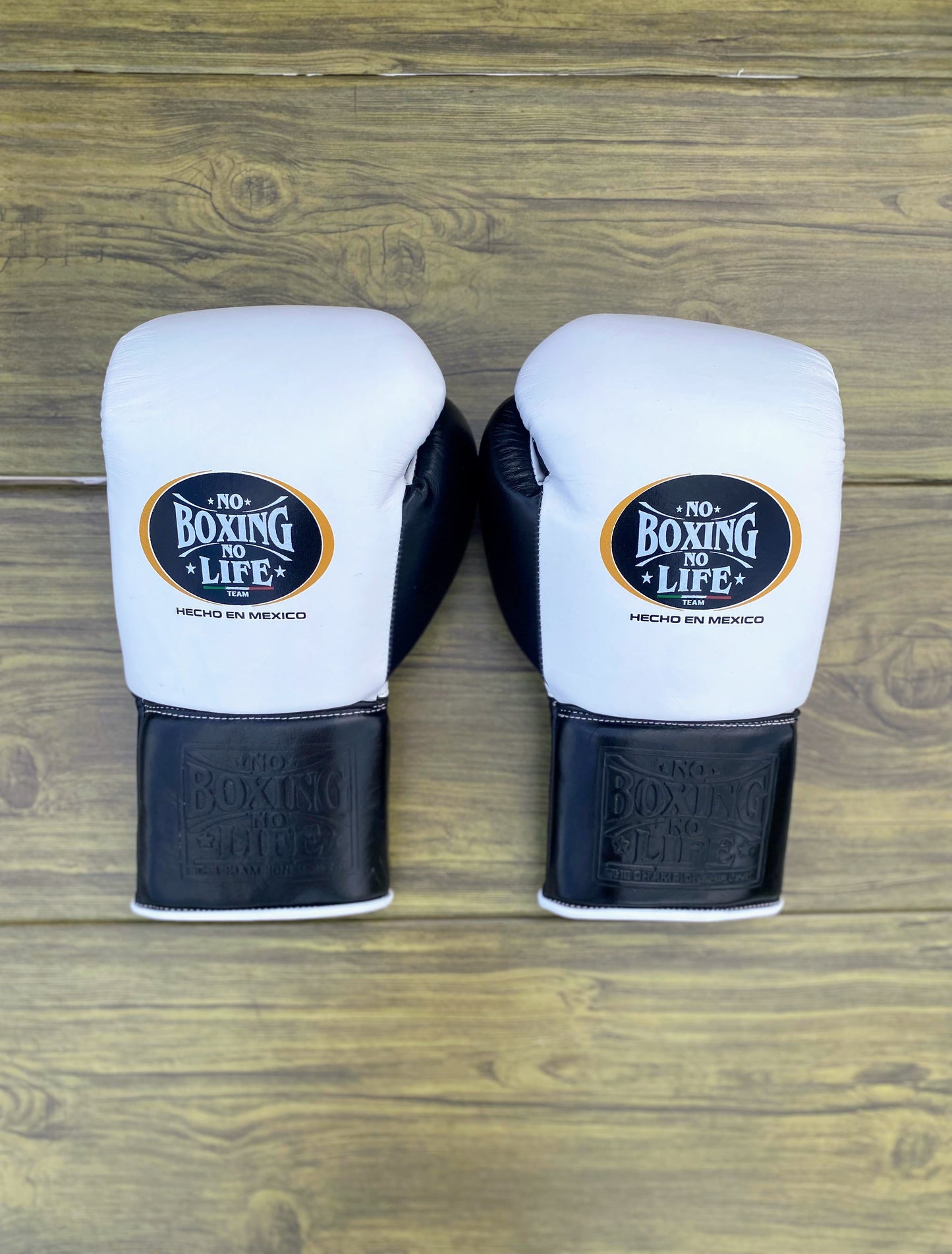 No boxing no life White/Black boxing gaers 4-24oz , professional soft-fit sparring gear