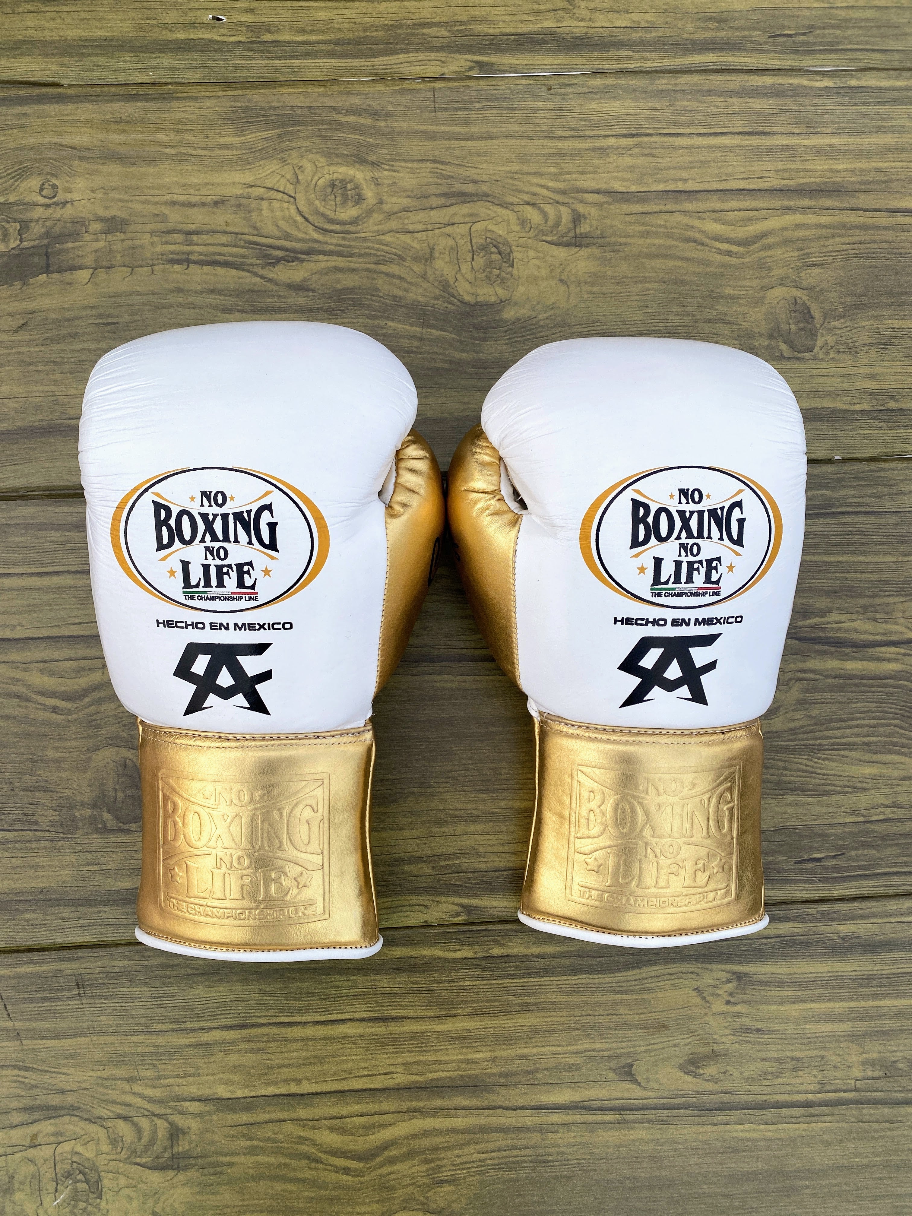 No Boxing No Life Boxing Gloves White/Gold Lace-Up 16oz