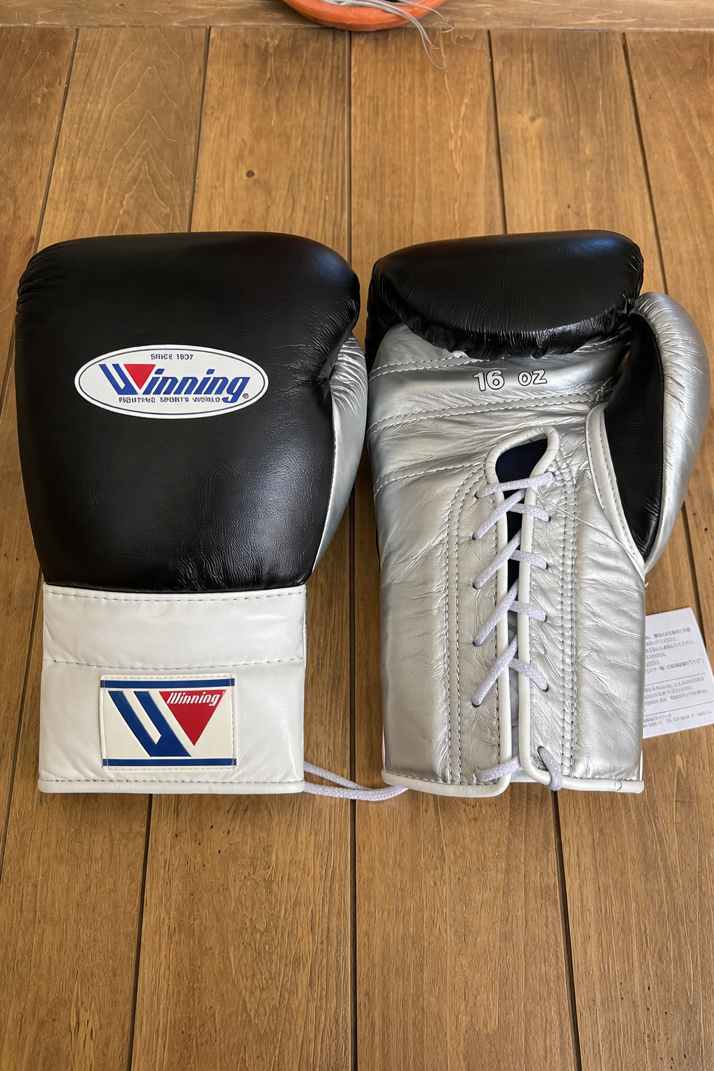 Winning Boxing Gloves Black/Silver/White Leather Training Gloves for Sparring