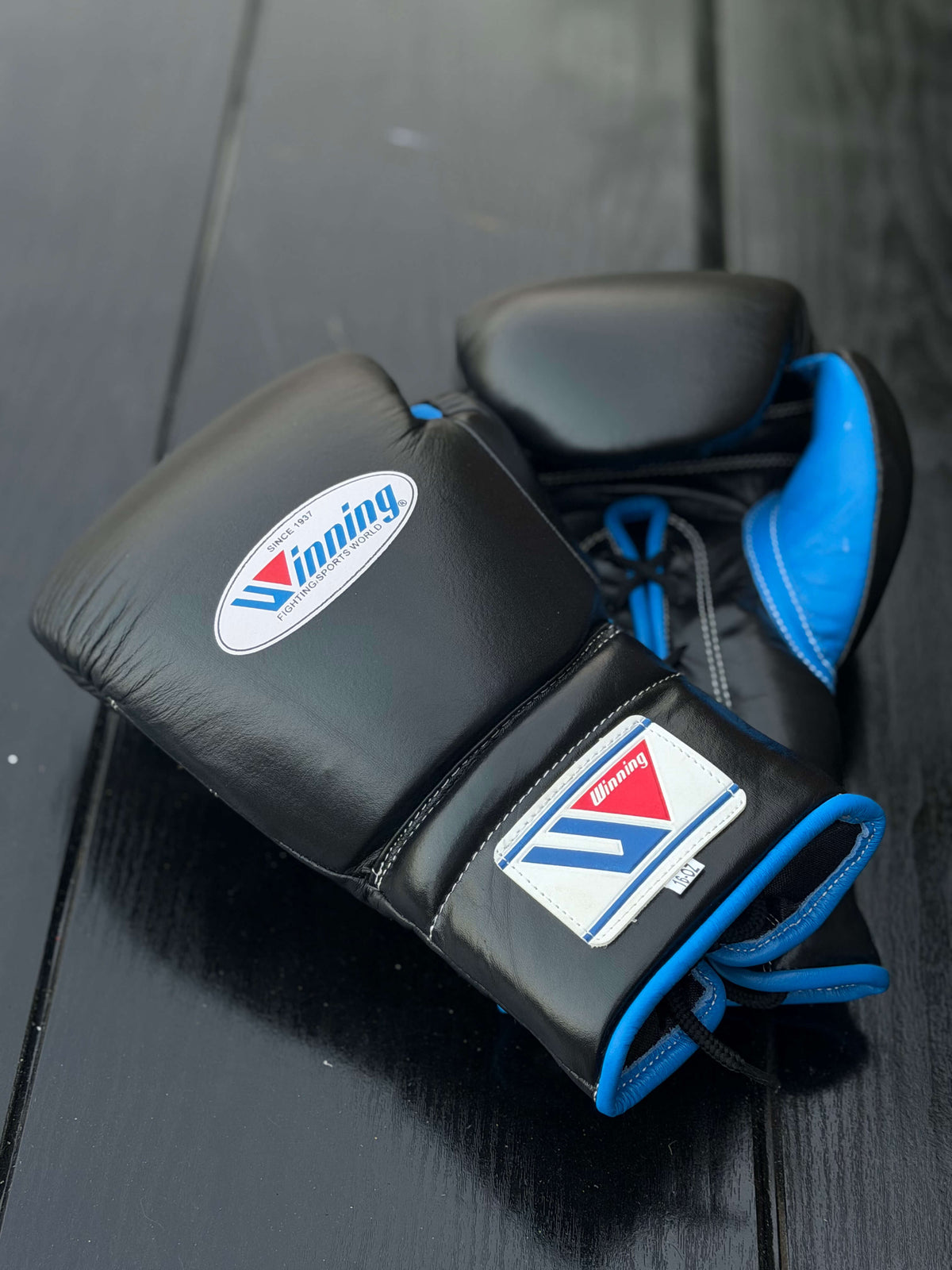 Winning Boxing Sets Black/Blue Leather Gloves