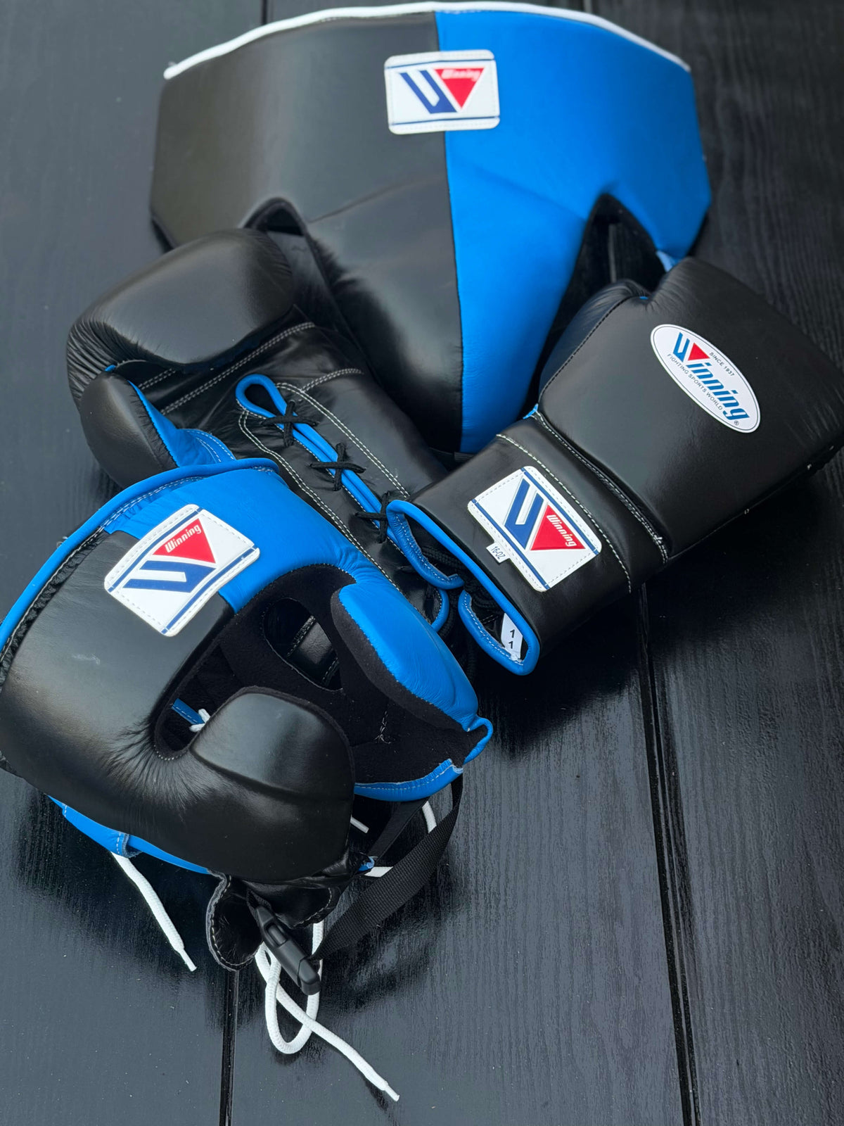 Winning Boxing Sets Black/Blue Leather Gloves and Mitts for Training