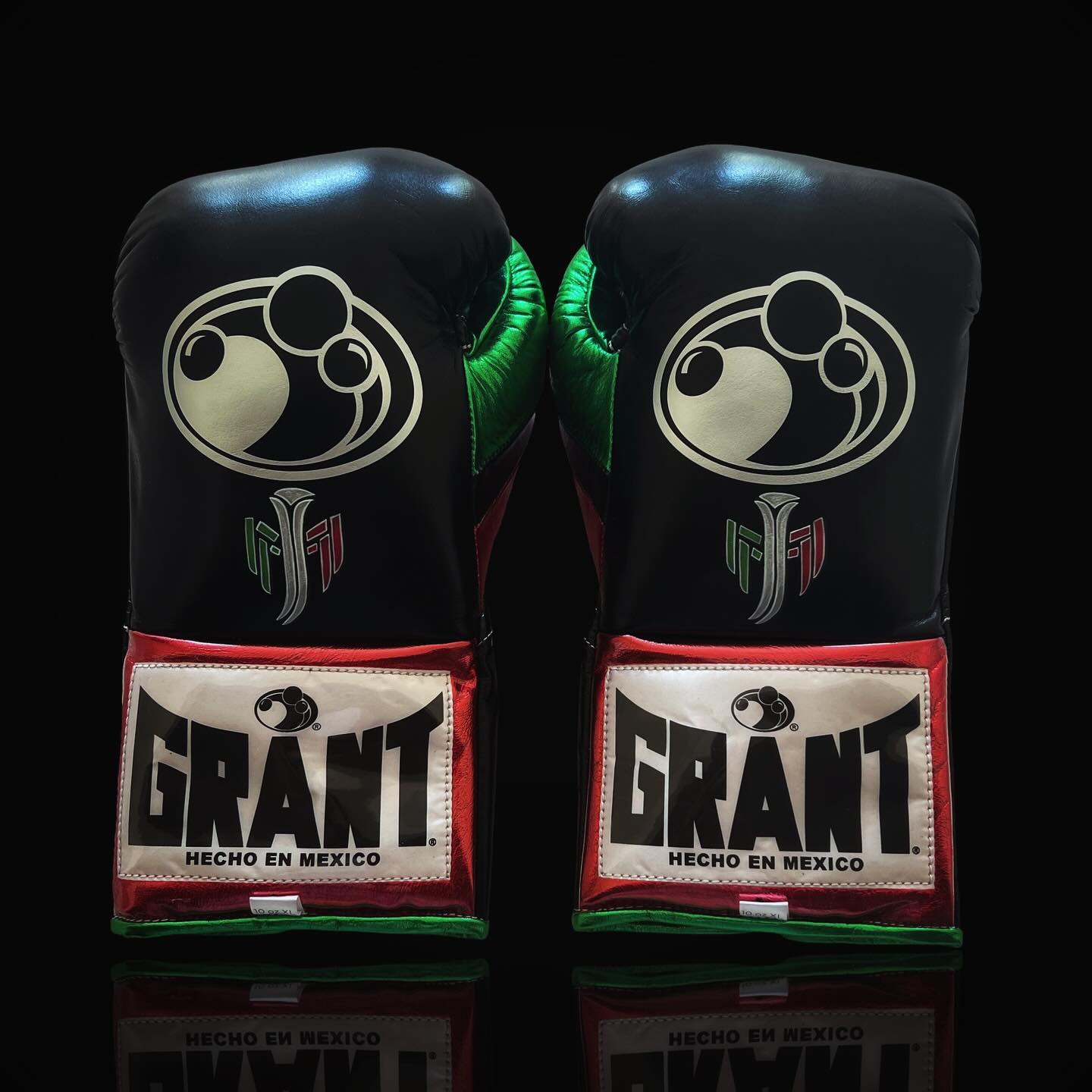 grant boxing gloves black/green/red back view custom training gloves for boxing