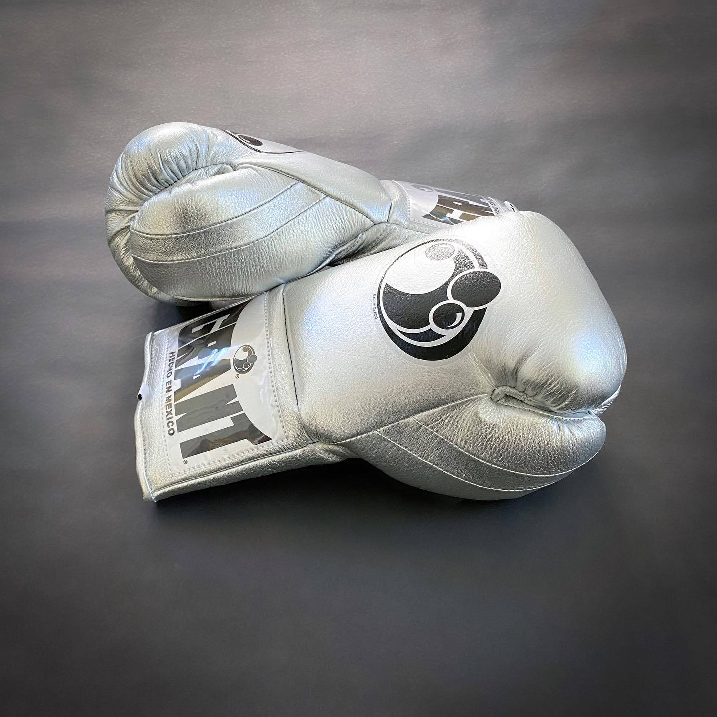 Grant Boxing Gloves Silver Comfort Leather