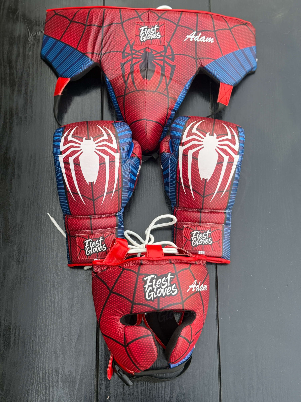 Fiest Boxing Set Winning Style Red/Blue Spider Training Set with Gloves and Focus Mitts