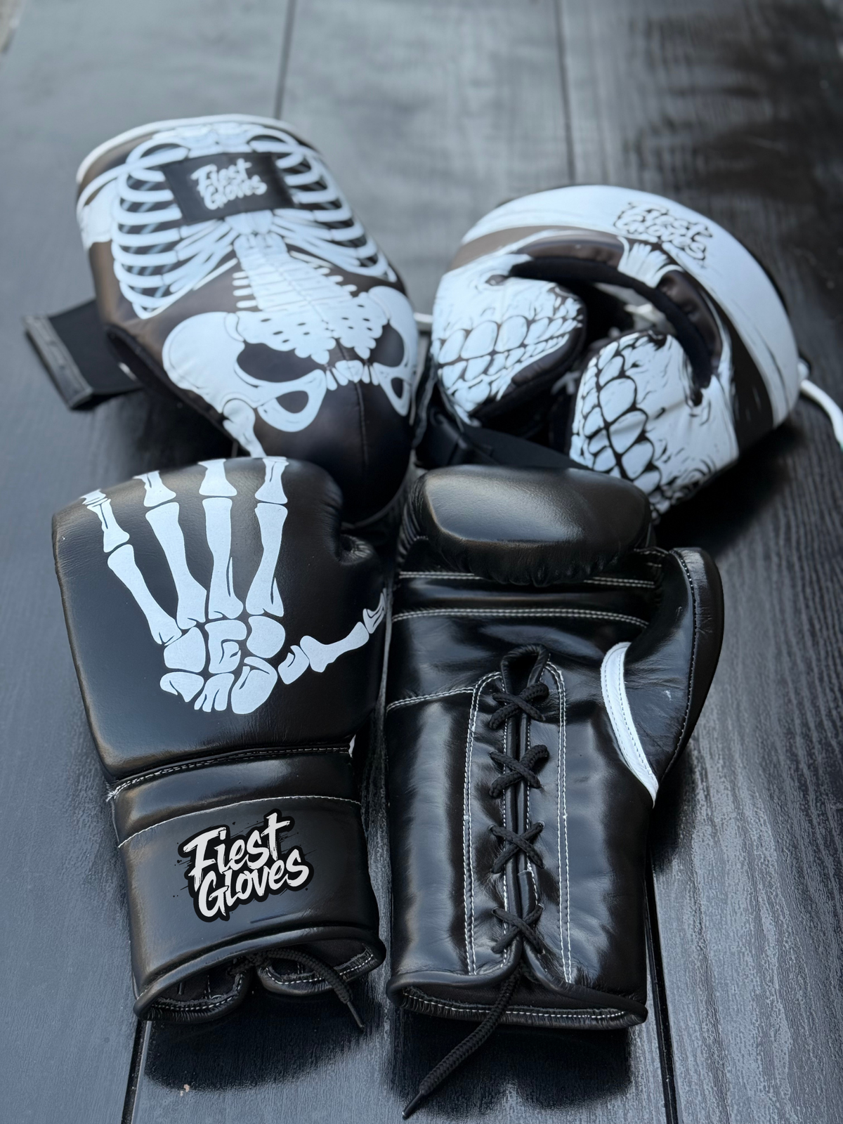 Fiest Boxing Set Winning Style Black Skull Design Leather Gloves for Training