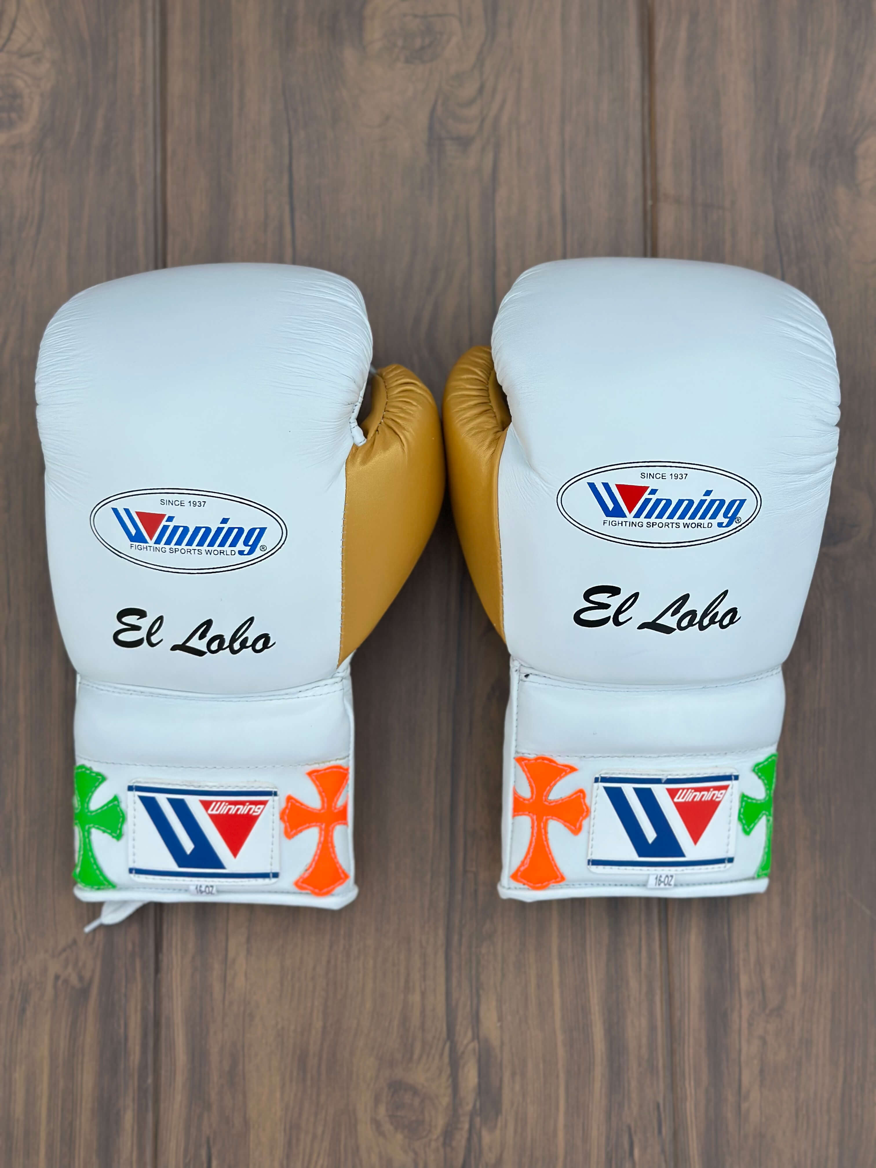 Winning Boxing Gloves White/Gold Durable Leather