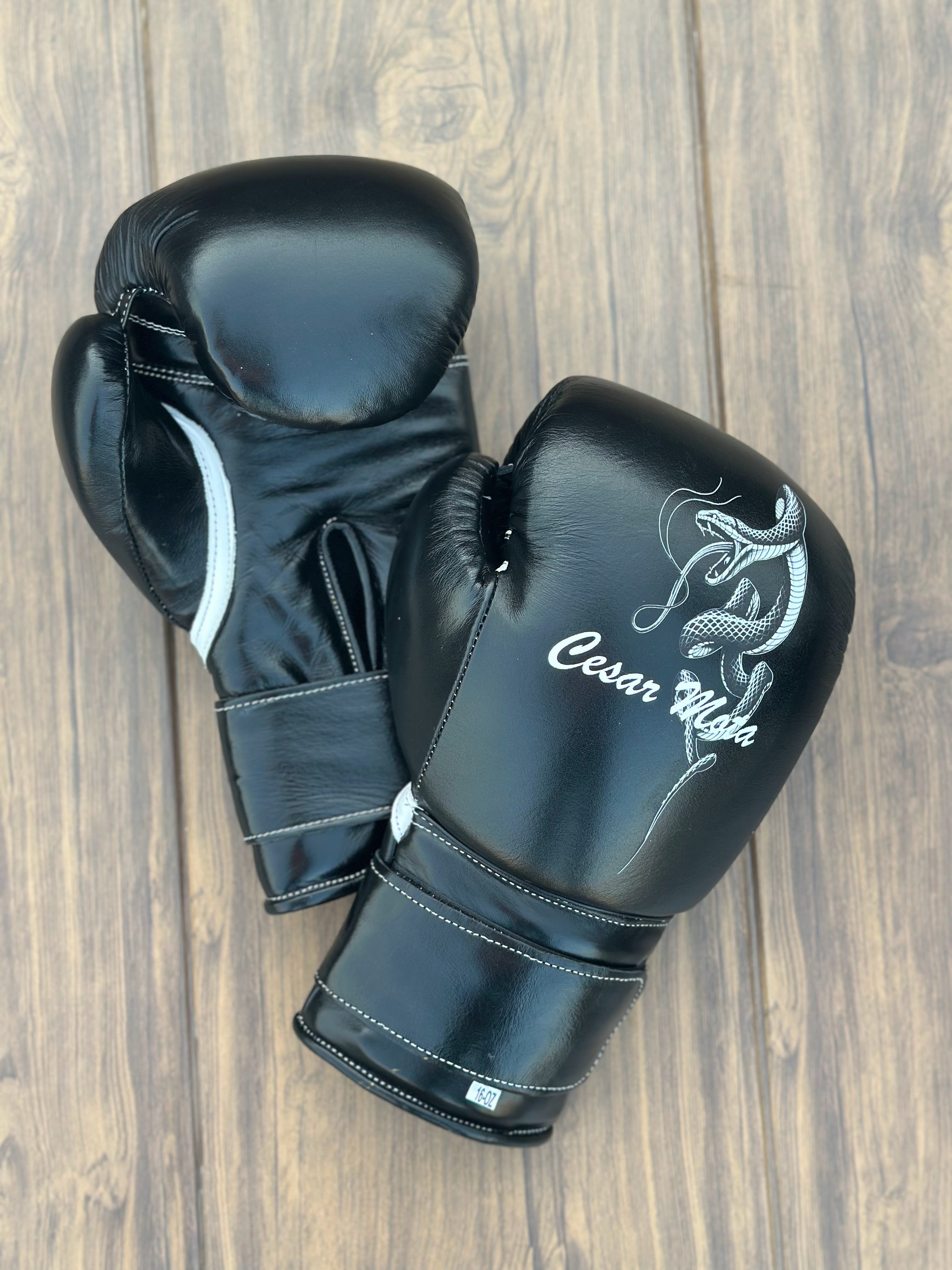 Winning Boxing Gloves Black Secure Fit Leather