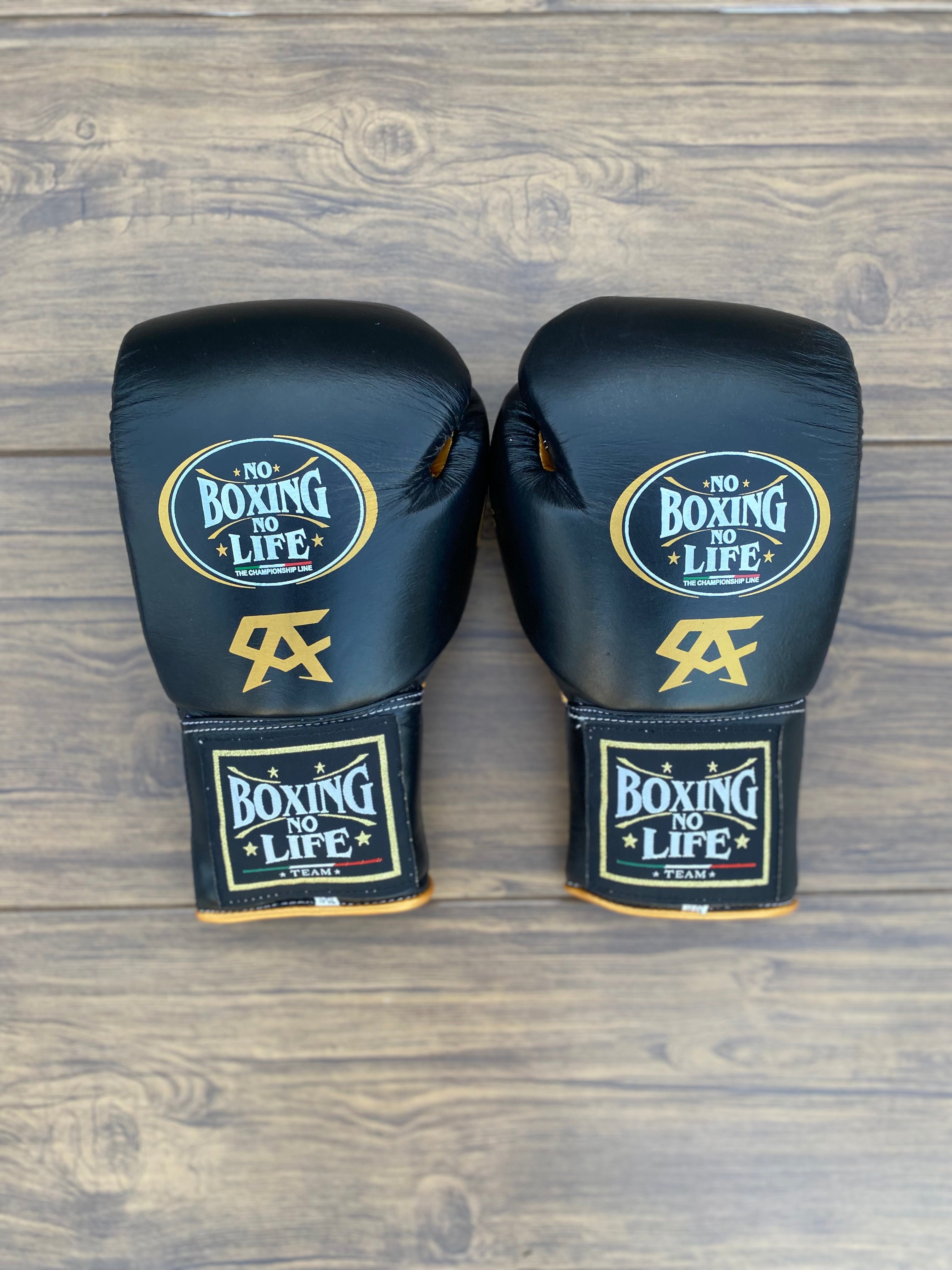 Customizable boxing glove, Black/Gold