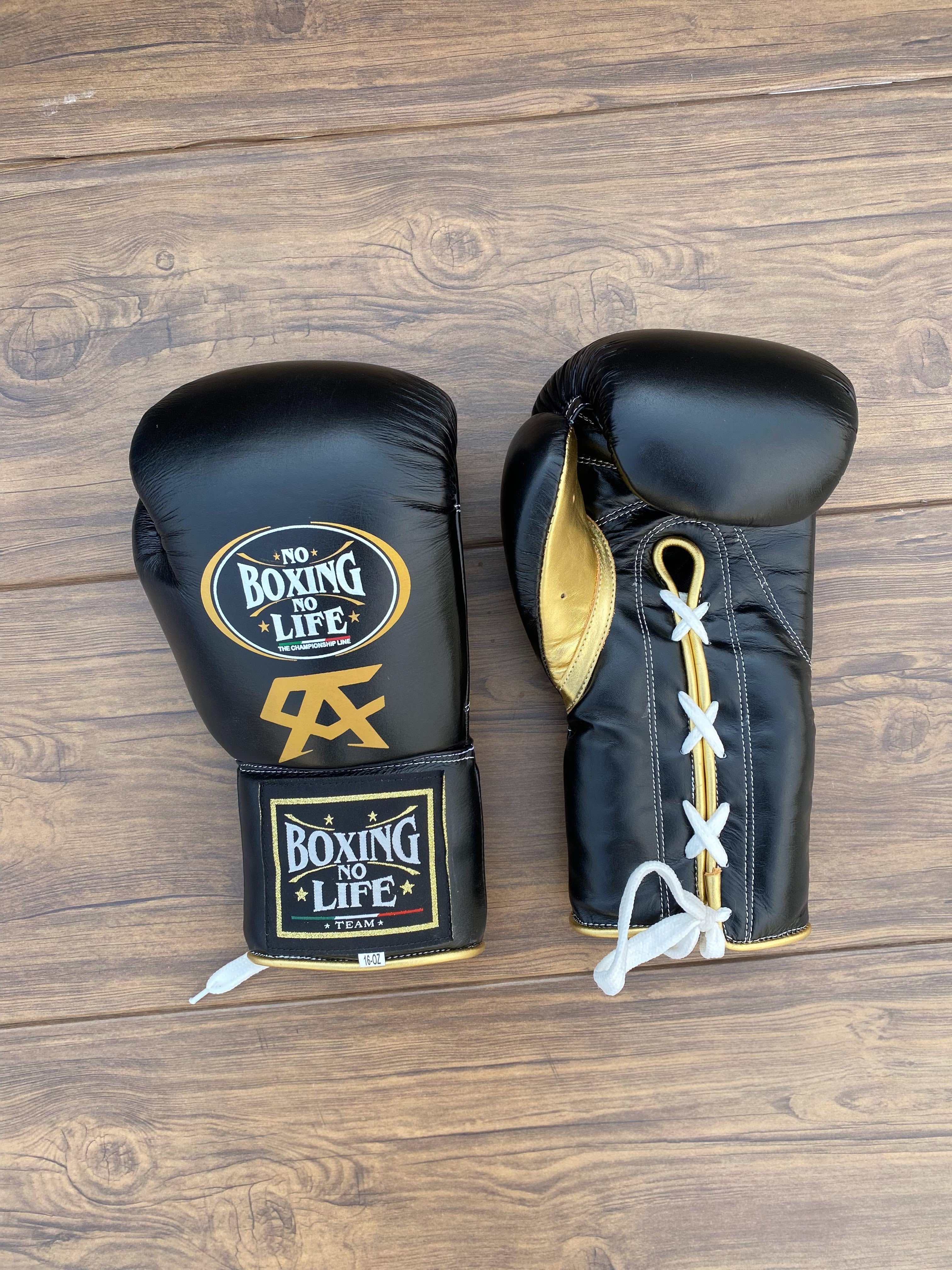 Customizable boxing glove, Black/Gold