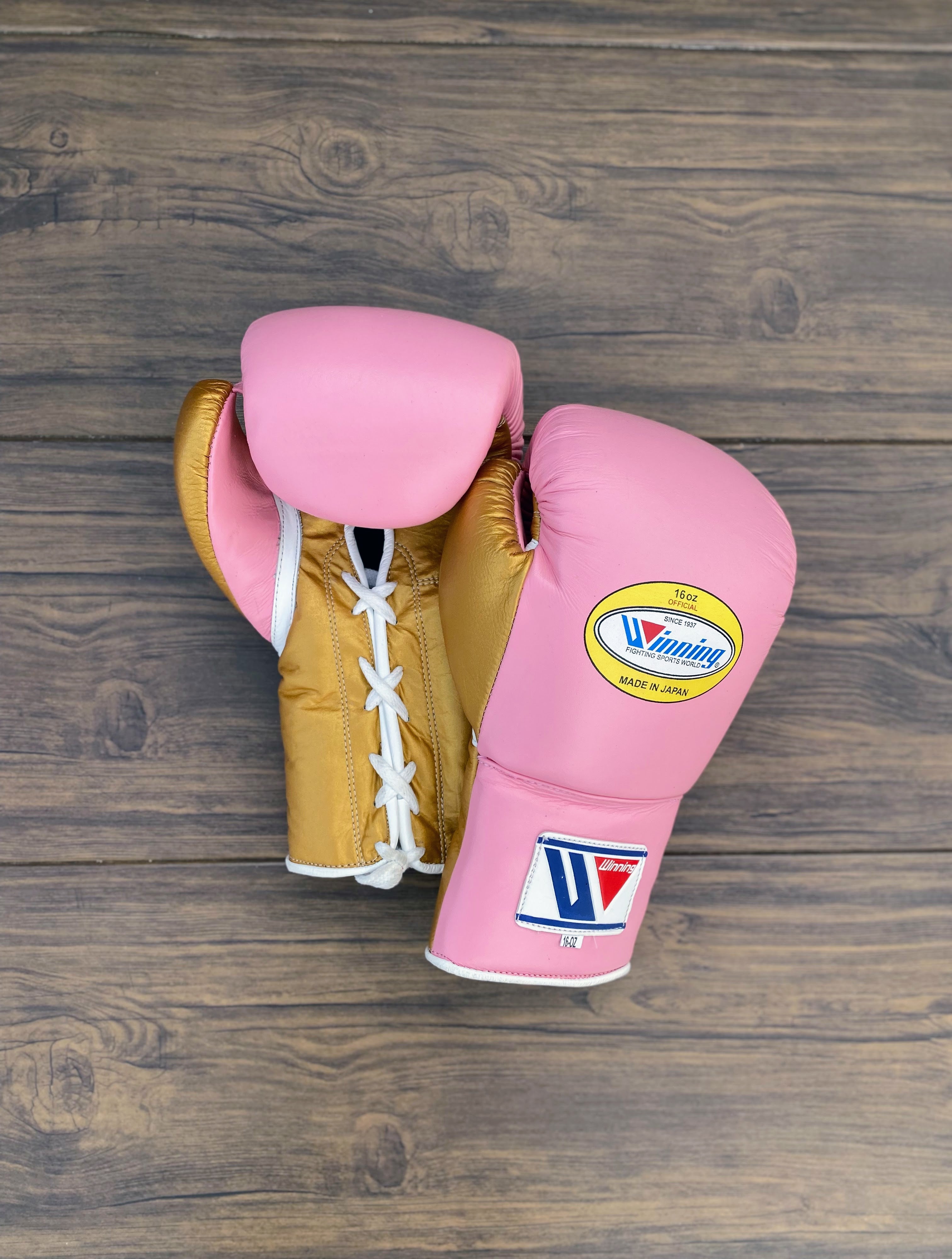 Winning Boxing Gloves Pink/Gold – Japanese Logo Lace-Up