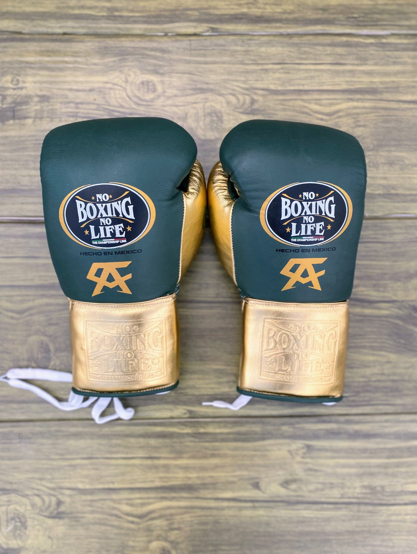 No boxing no life Green/Gold boxing gloves , ultra-soft cushion sparring gears