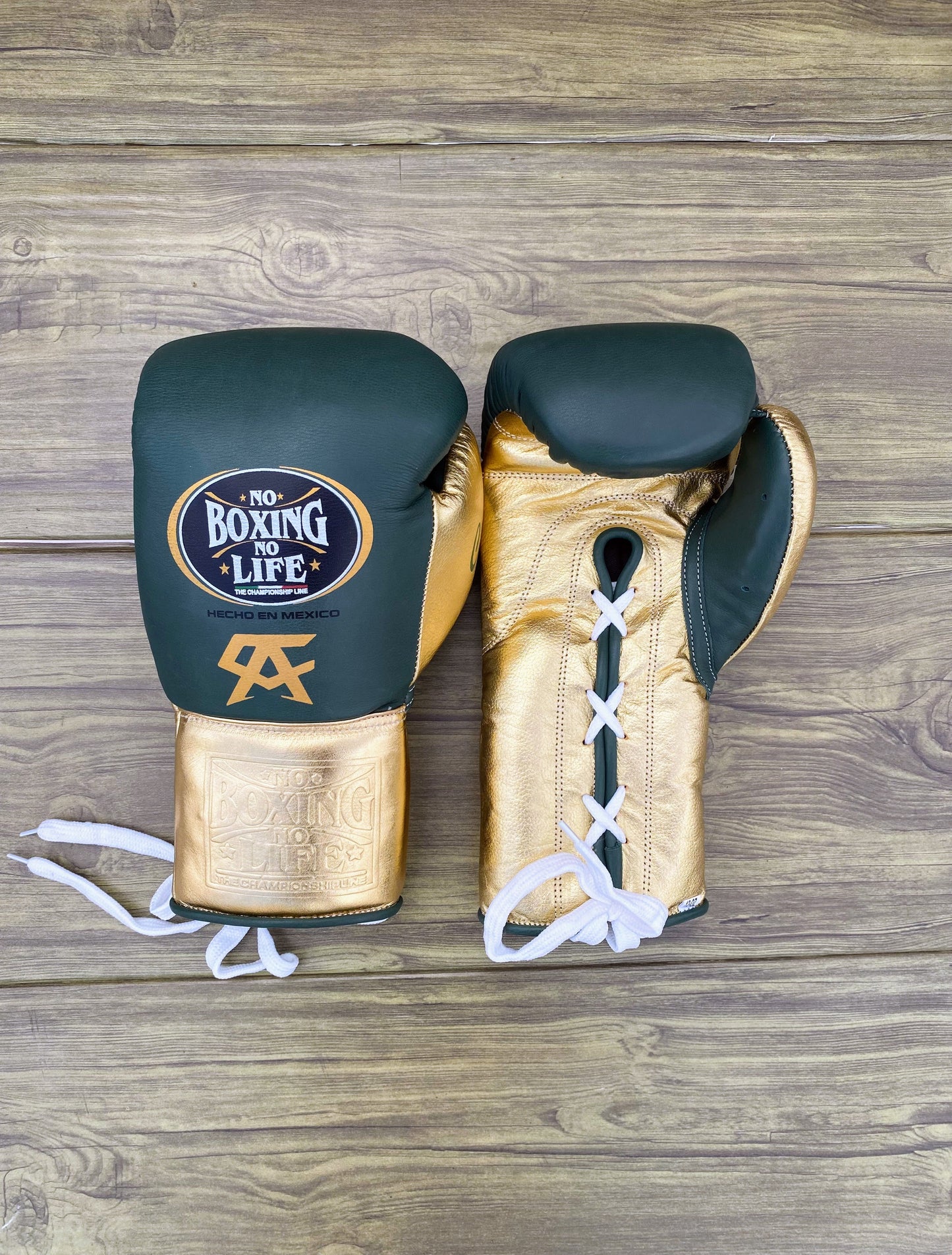 No boxing no life Green/Gold boxing gloves , ultra-soft cushion sparring gears