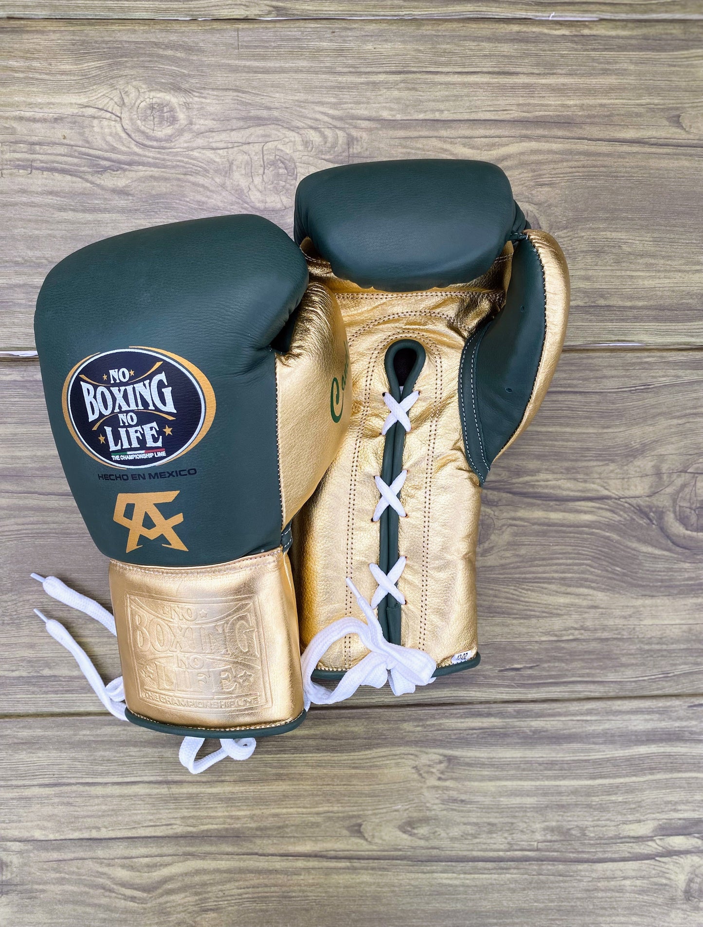 No boxing no life Green/Gold boxing gloves , ultra-soft cushion sparring gears