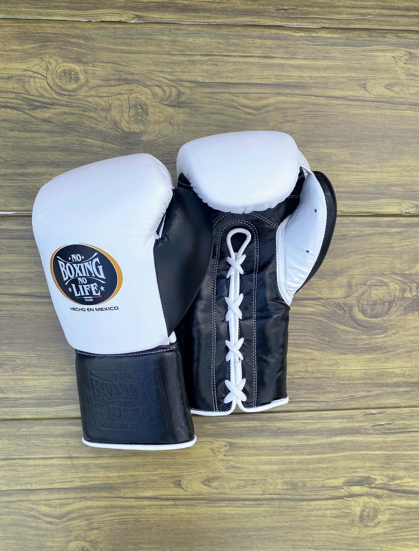 No boxing no life White/Black boxing gaers 4-24oz , professional soft-fit sparring gear