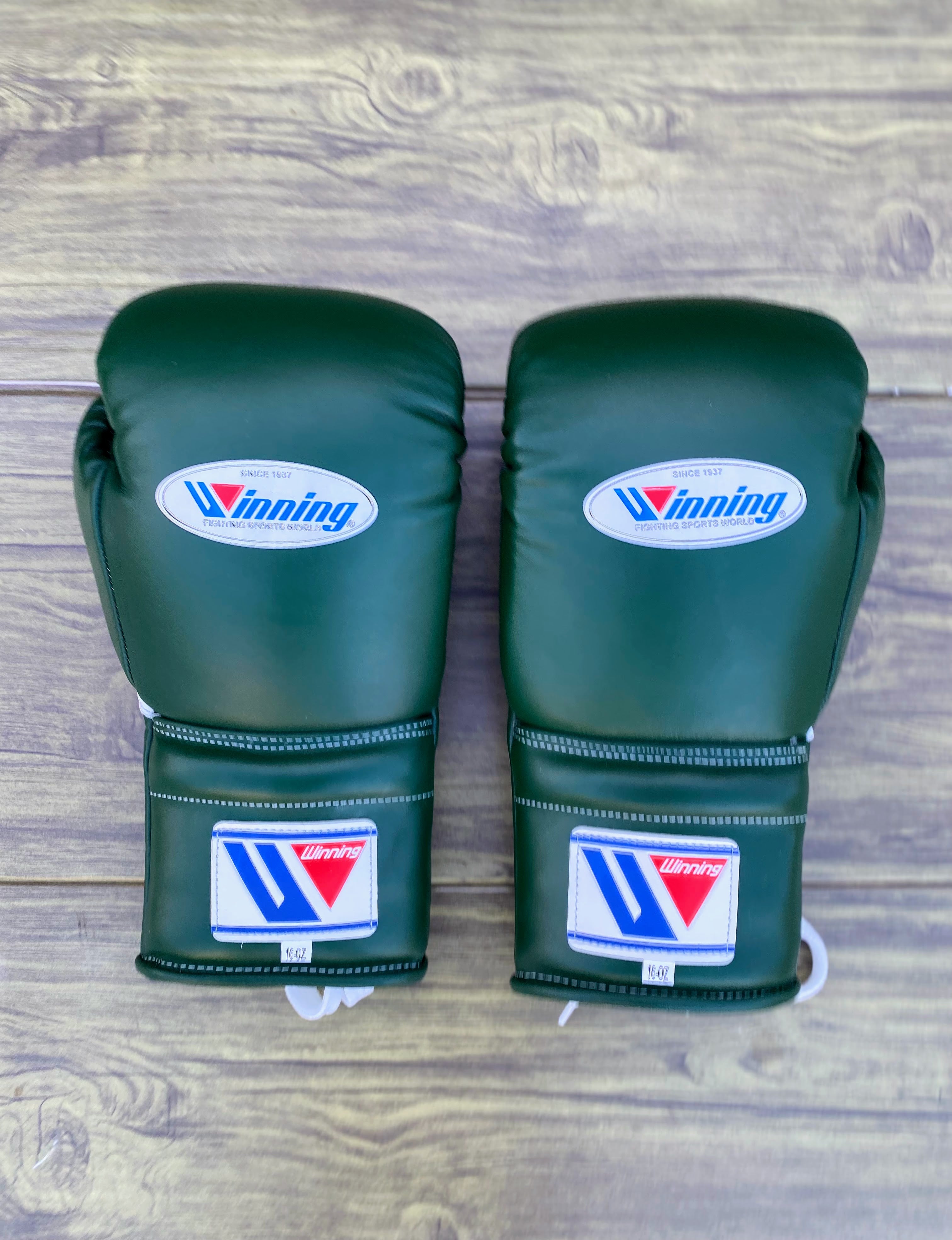 Winning Boxing Gloves Green – Lace-Up