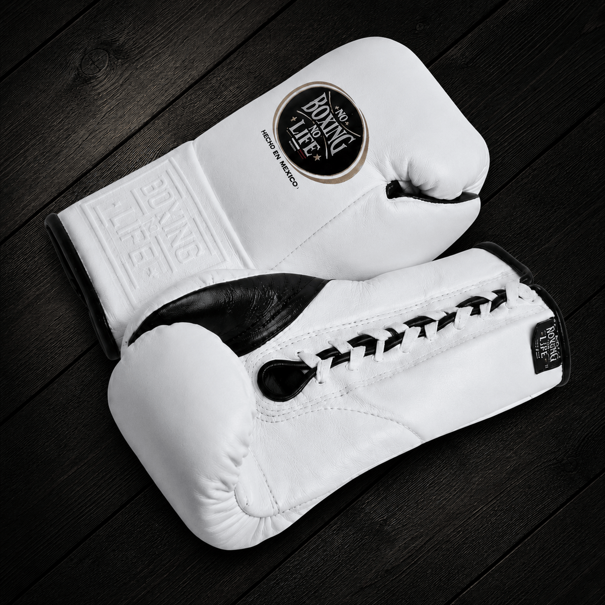 Fiest Winning Style Boxing Gloves White/Black Lace Up Leather Gloves for Combat Drills