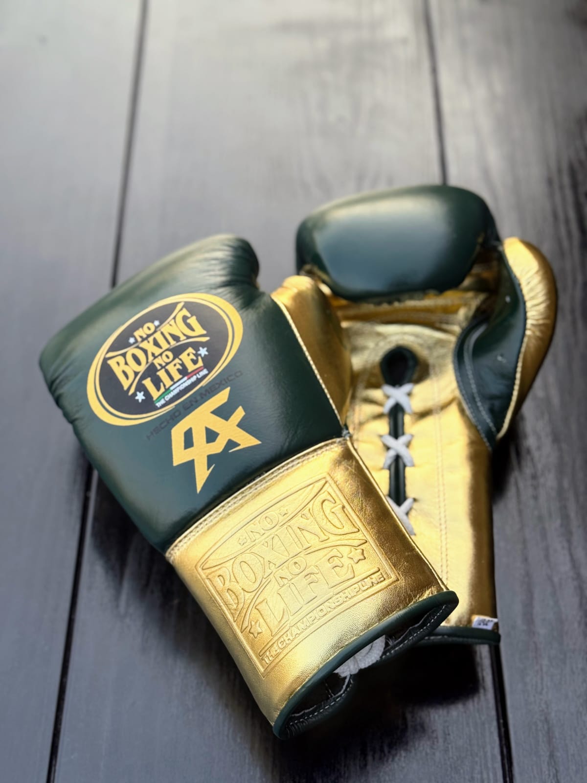 No Boxing No Life Boxing Gloves | Professional Lace-up | Customizable - Ergonomic Design | Green/Gold