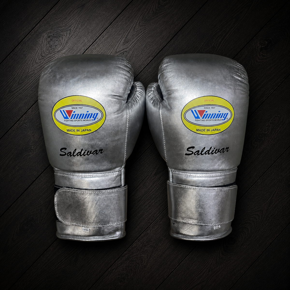 Winning Boxing Gloves Silver Leather Training Gloves Back View