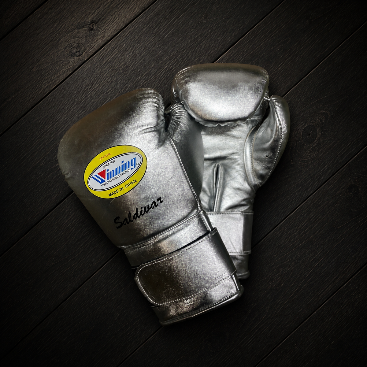 Winning Boxing Gloves Silver Leather Training Gloves