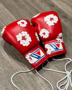 Winning Boxing Gloves Red/White Lace Up Leather Gloves for Training