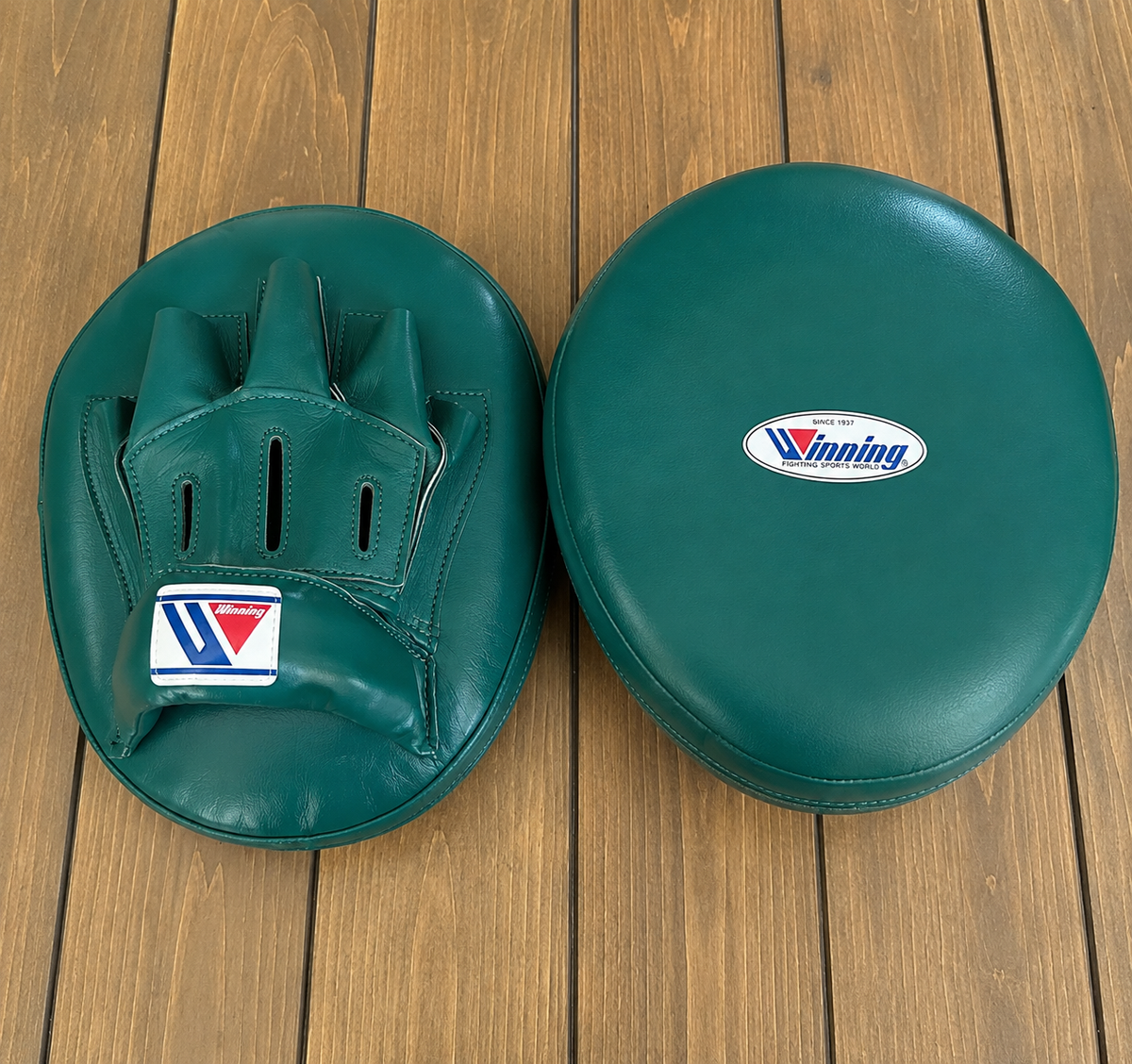 Winning Boxing Punching Mitts Green Curved Leather Mitts for Sparring