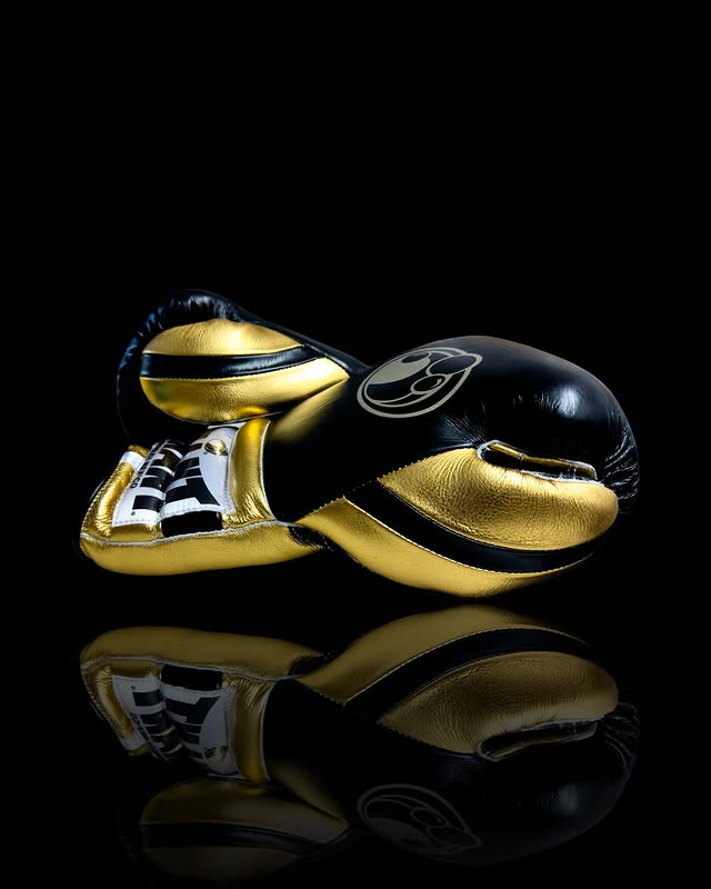 grant boxing gloves black/gold back and thumb view high quality lace up boxing gloves