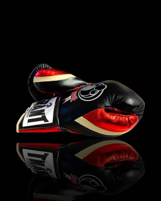 grant boxing gloves black/red/gold back and thumb view professional boxing gear premium quality