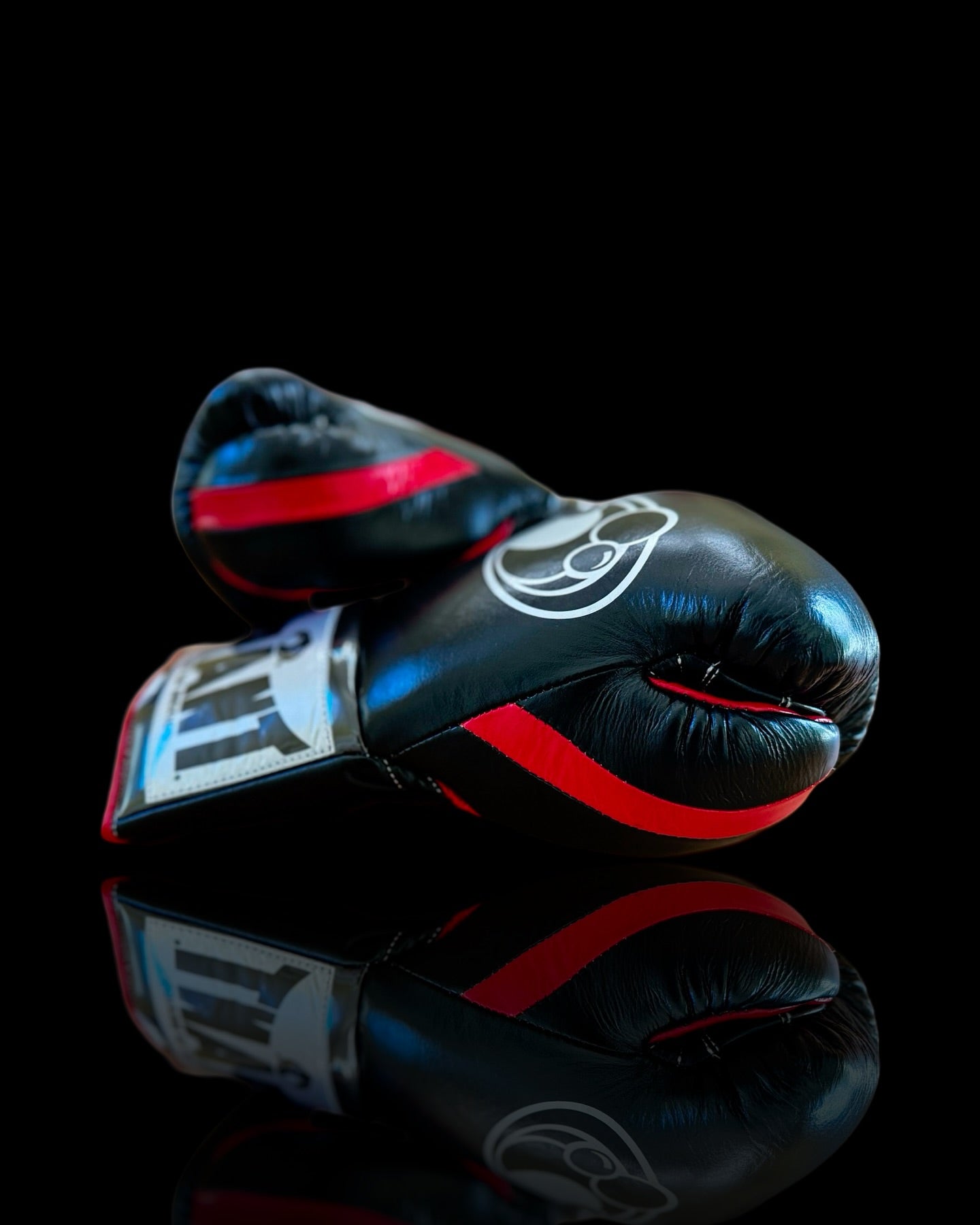 grant boxing gloves black/red back and thumb view premium leather fight gear