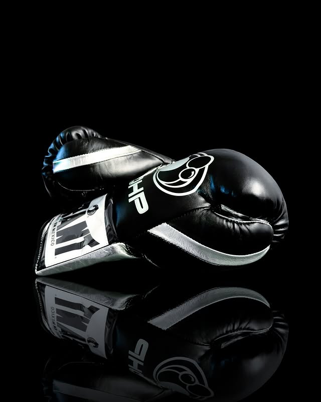 grant boxing gloves black/silver back and thumb view custom training gloves for boxing