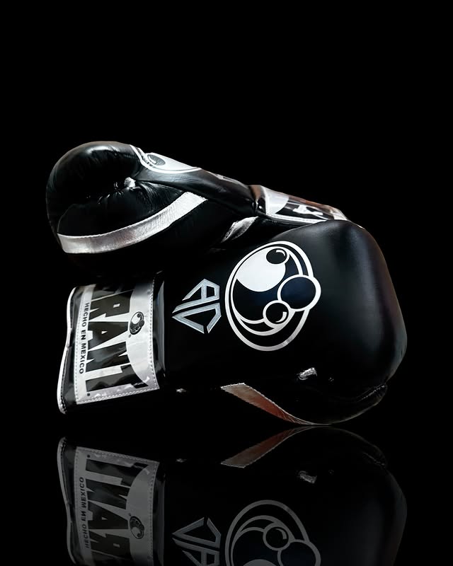 grant boxing gloves black/silver back and thumb view custom training gloves for boxing