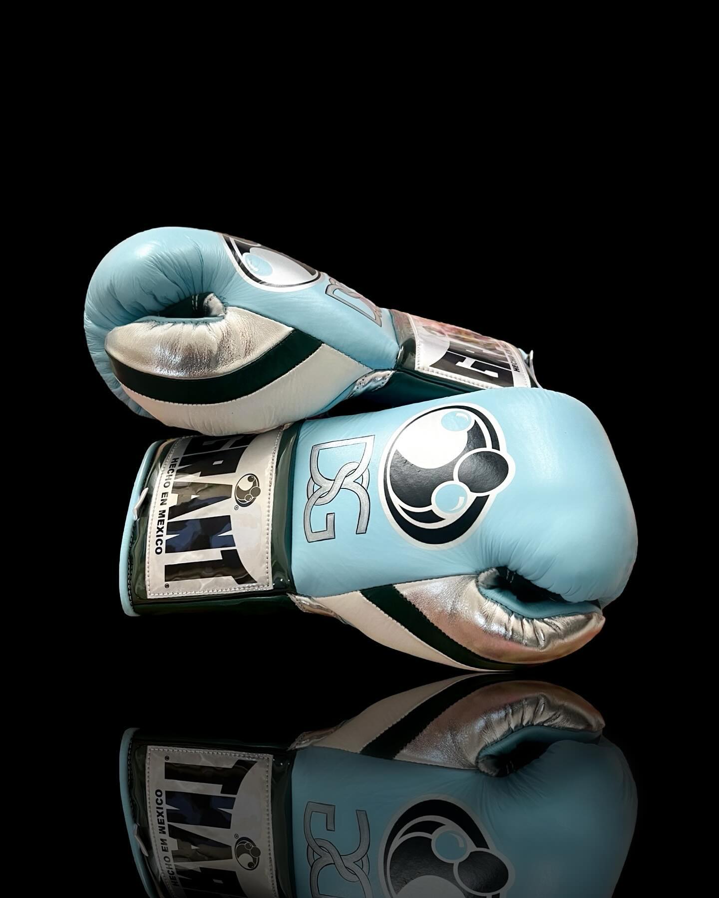 grant boxing gloves blue/green back and thumb view professional sparring and training gear