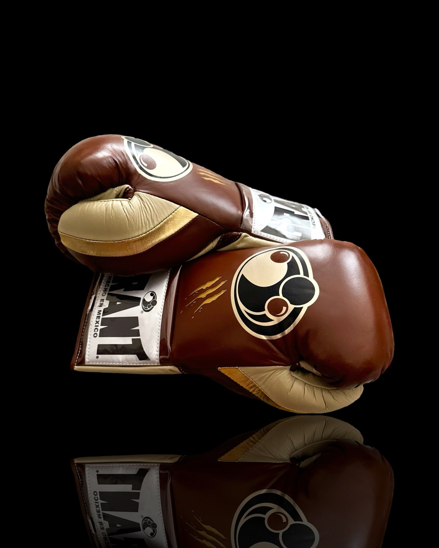 grant boxing gloves brown/beige back and thumb view lace up high quality sparring gloves