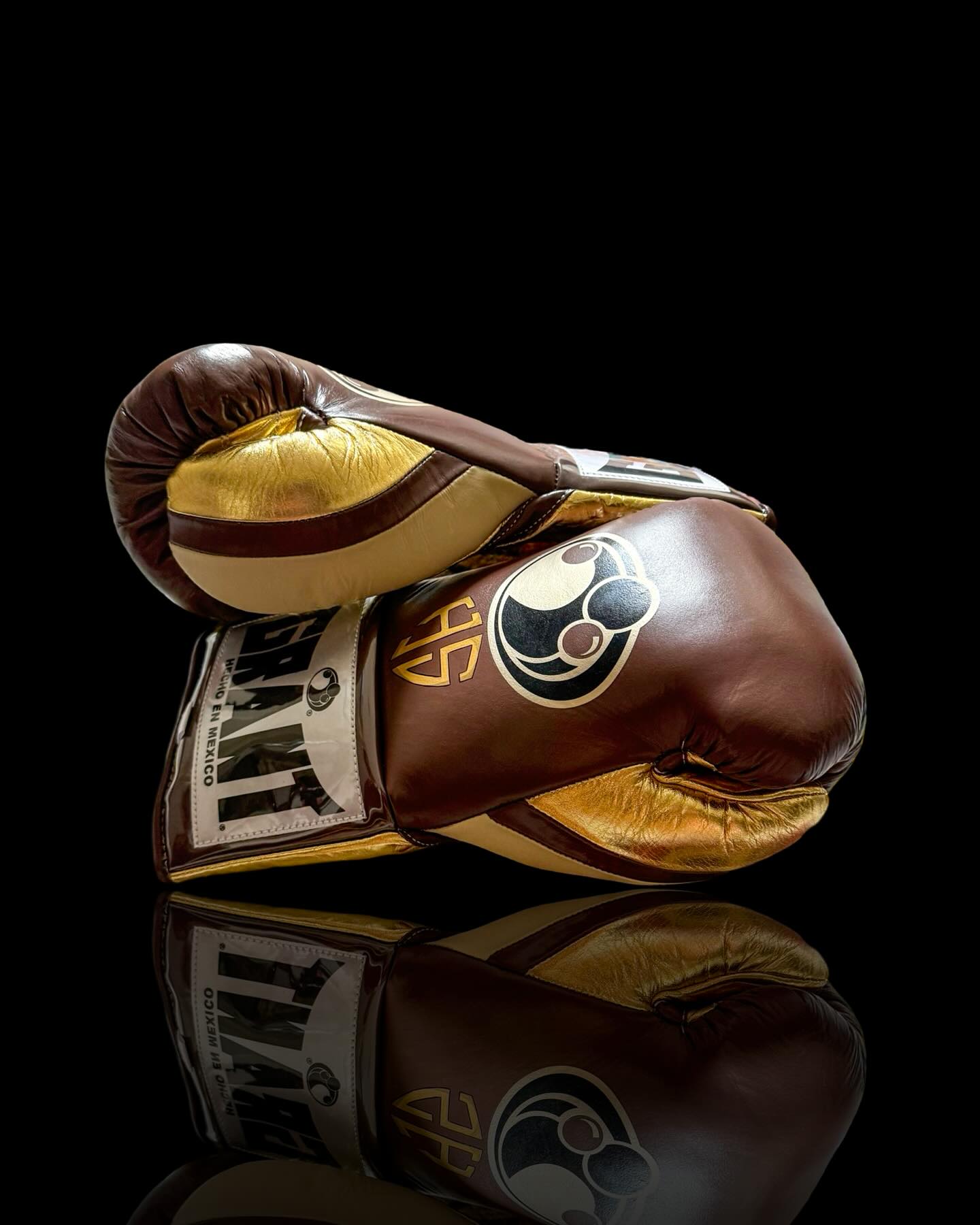 grant boxing gloves brown/gold back and thumb view custom name boxing training gloves