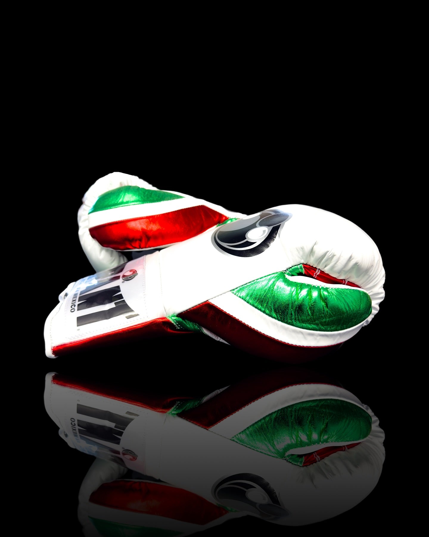 grant boxing gloves white/green/red back and thumb view professional sparring and training gear