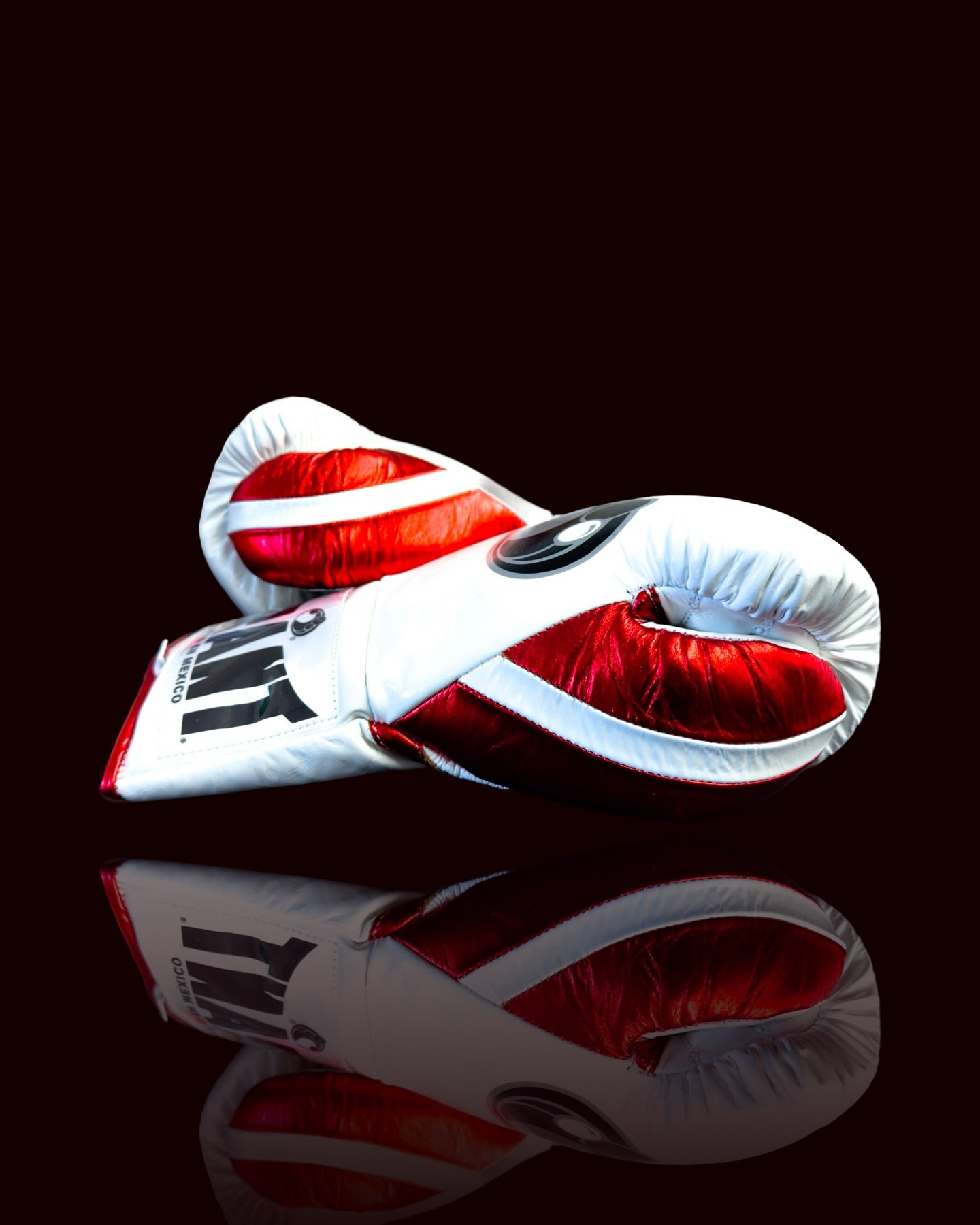 grant boxing gloves white/red back and thumb view  custom training gloves for boxing